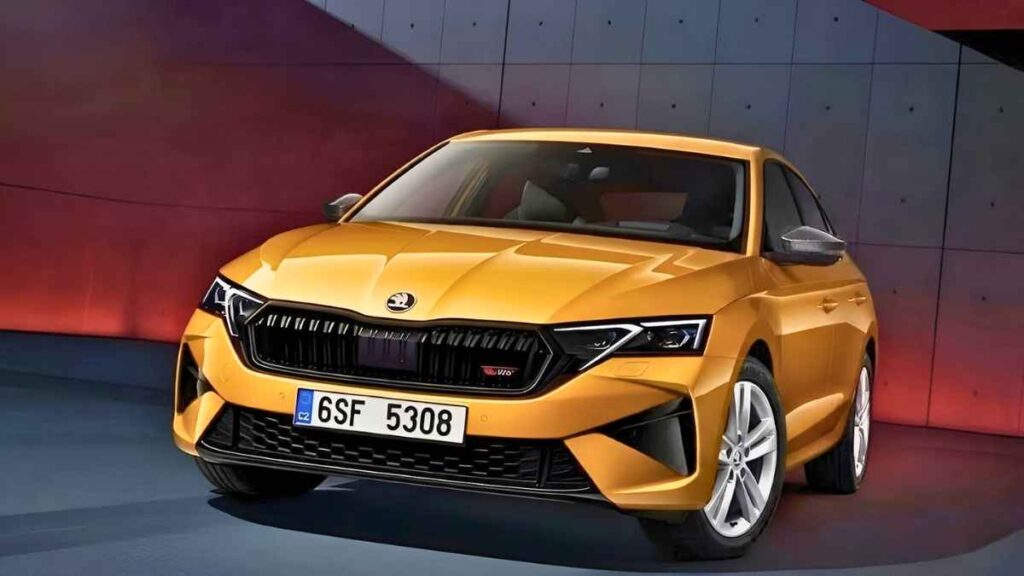 Skoda Octavia RS Unveiled with 1998cc Engine And Cutting Edge Sporty Features